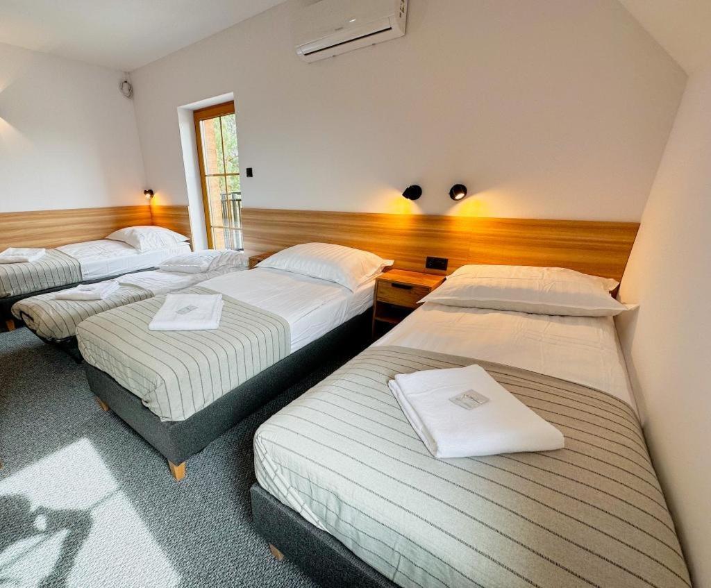 Hotel Czerwone Korale Cielimowo Exterior photo